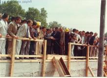 18 Mayis 1985   Enka Tarafindan yaptirilarn yurt binasinin temel atma toreni  Turgut Ozal 
